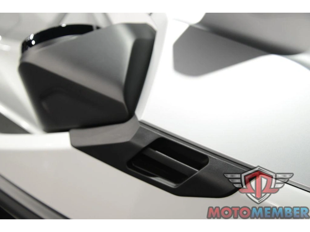 2026 Sea-doo Gtx™ Limited 325 White Pearl Premium alt