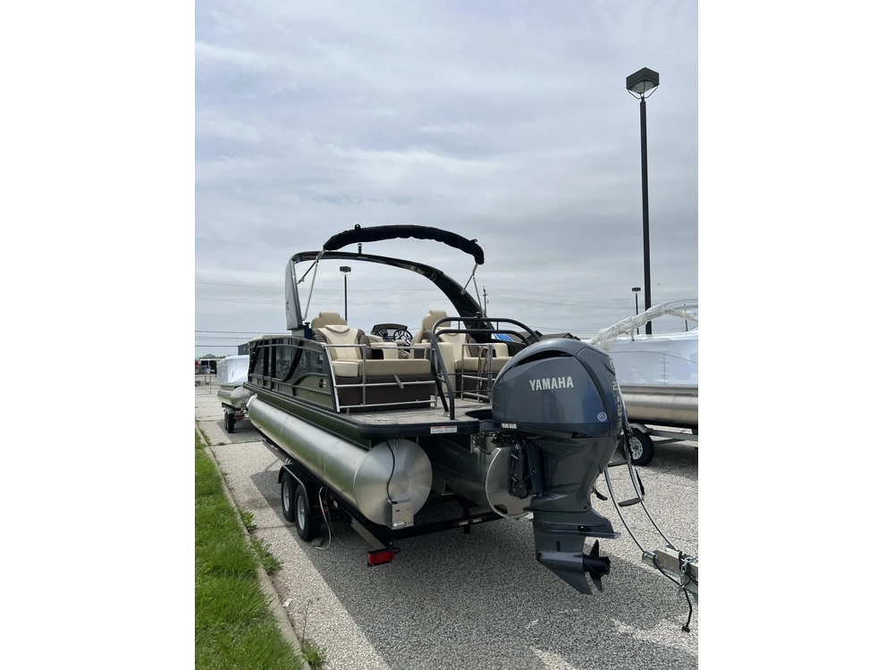 2022 Godfrey Marine Mc235rl alt