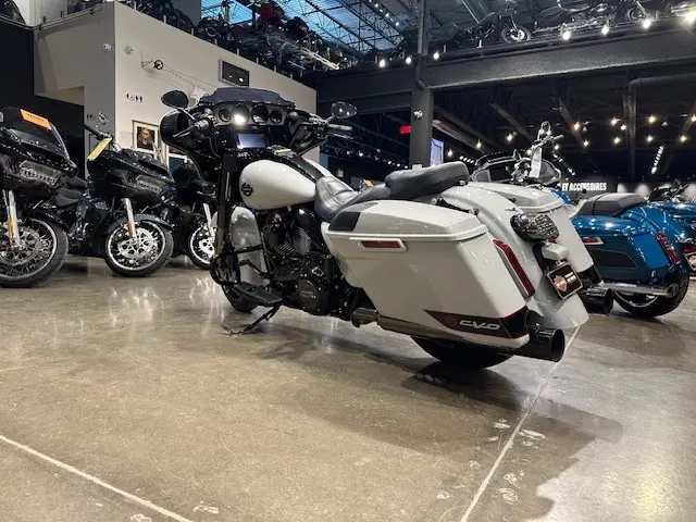 Harley-Davidson CVO Street GlideFLHXSE 2020