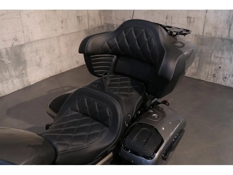 2026 Indian Motorcycle Pursuit Dark Horse 112 & powerband audio thumbnail 5