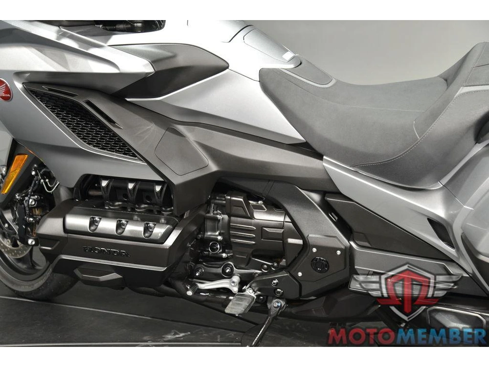 2025 Honda Gold Wing Tour 50th Anniversary alt
