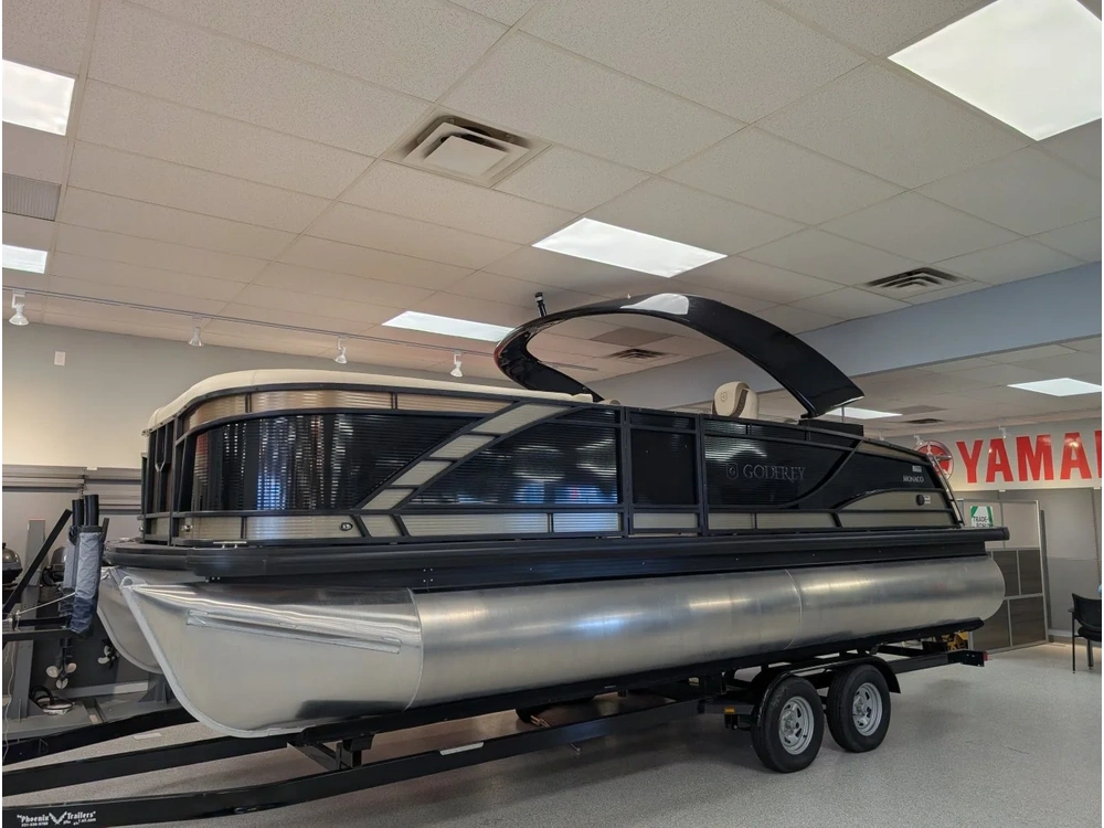 2022 Godfrey Marine Mc235rl alt