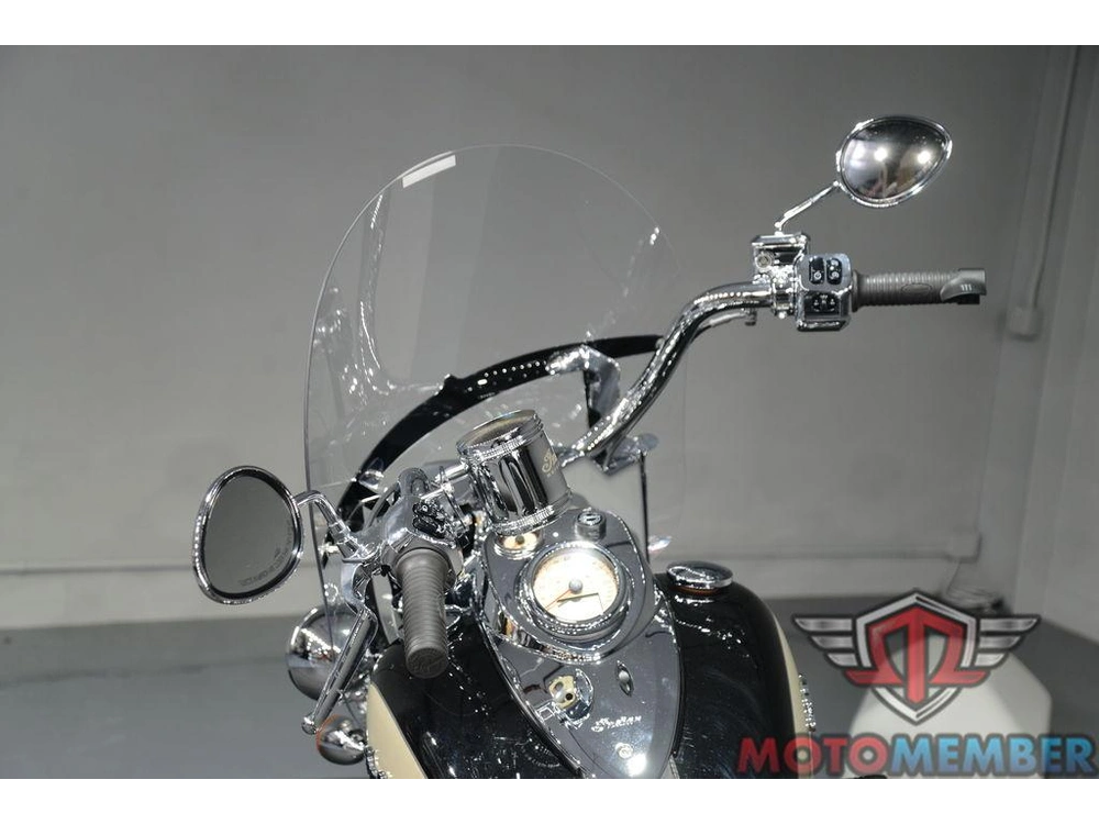 2022 Indian Motorcycle Springfield® Black Metallic/dirt Track Tan alt