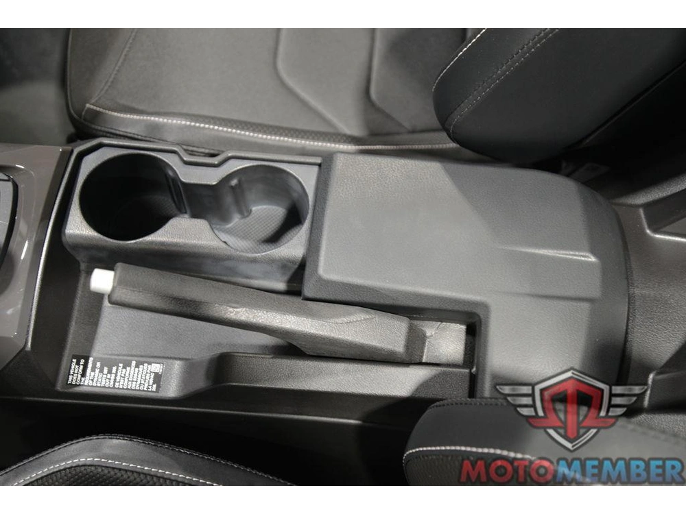 2025 Slingshot Slingshot® R alt