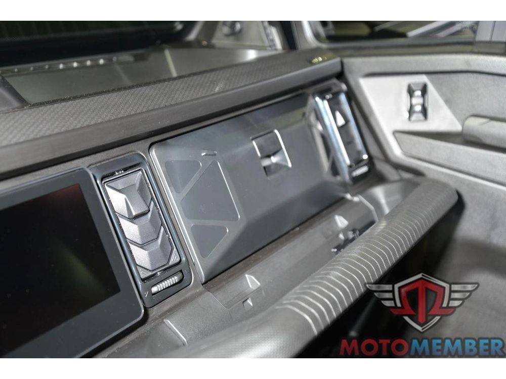 2026 Can-am Defender Max Limited Hd11 Desert Tan & Carbon Black alt