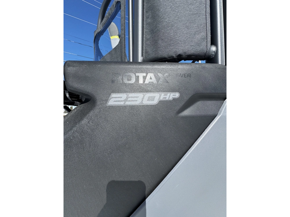 2026 Sea-doo Switch Fish 21' 230hp alt