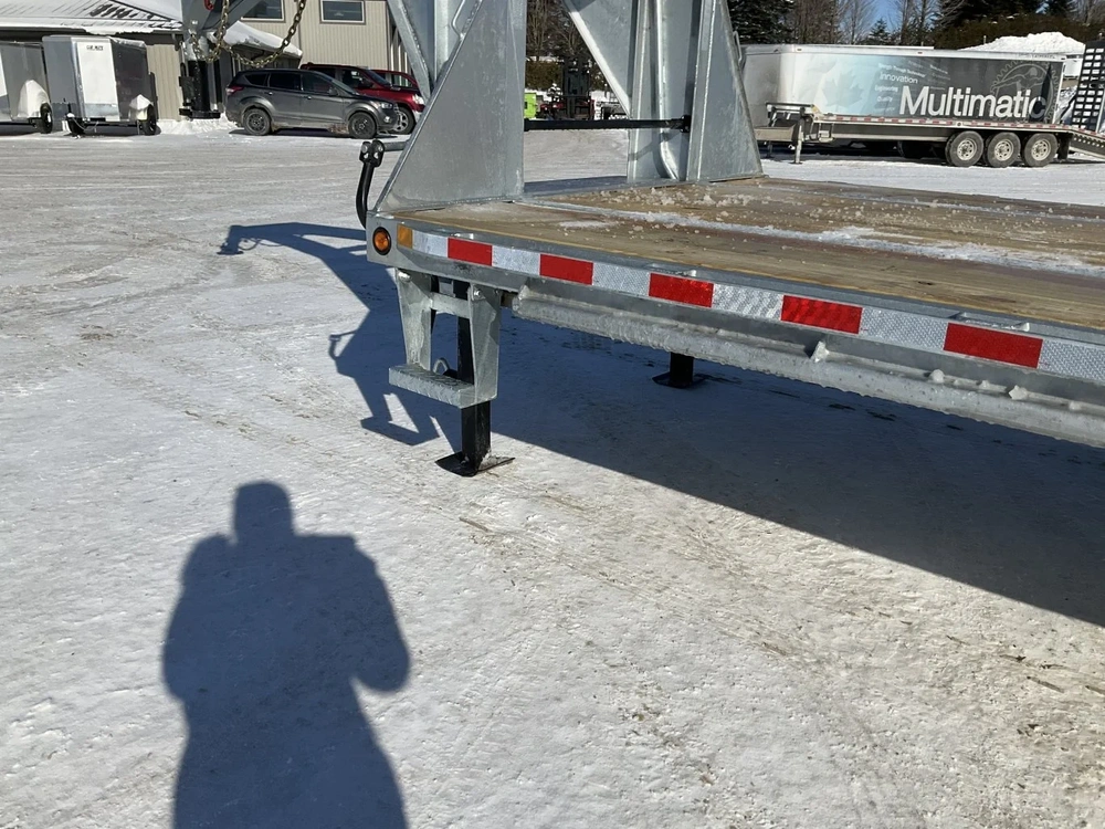 2026 Canada Trailers 8.5x30 15 Ton Galvanized Gooseneck Equipment Trailer alt
