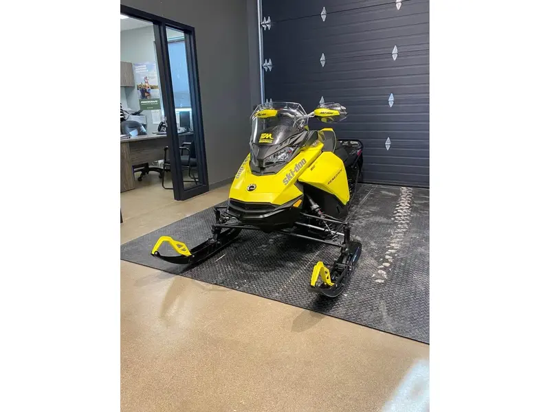2022 Ski-Doo Renegade Adrénaline 850