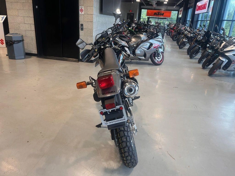 2026 Suzuki Dr650s alt