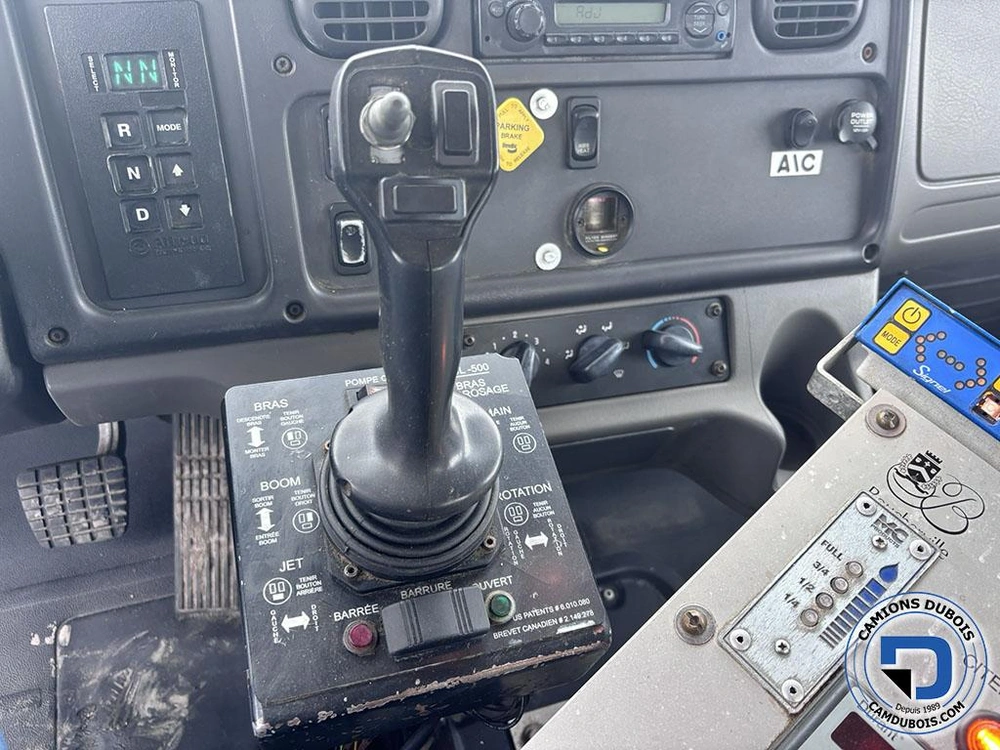 Freightliner M2-106 2011 alt