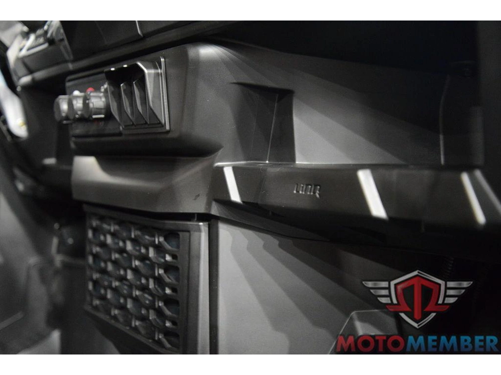 2026 Can-am Defender Max Limited Hd11 Hybrid White alt