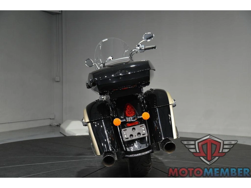 2022 Indian Motorcycle Springfield® Black Metallic/dirt Track Tan alt