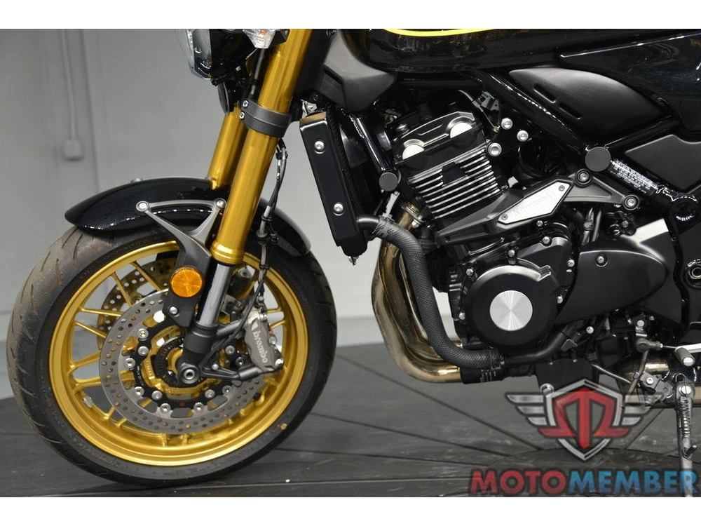 2024 Kawasaki Z900rs Abs alt