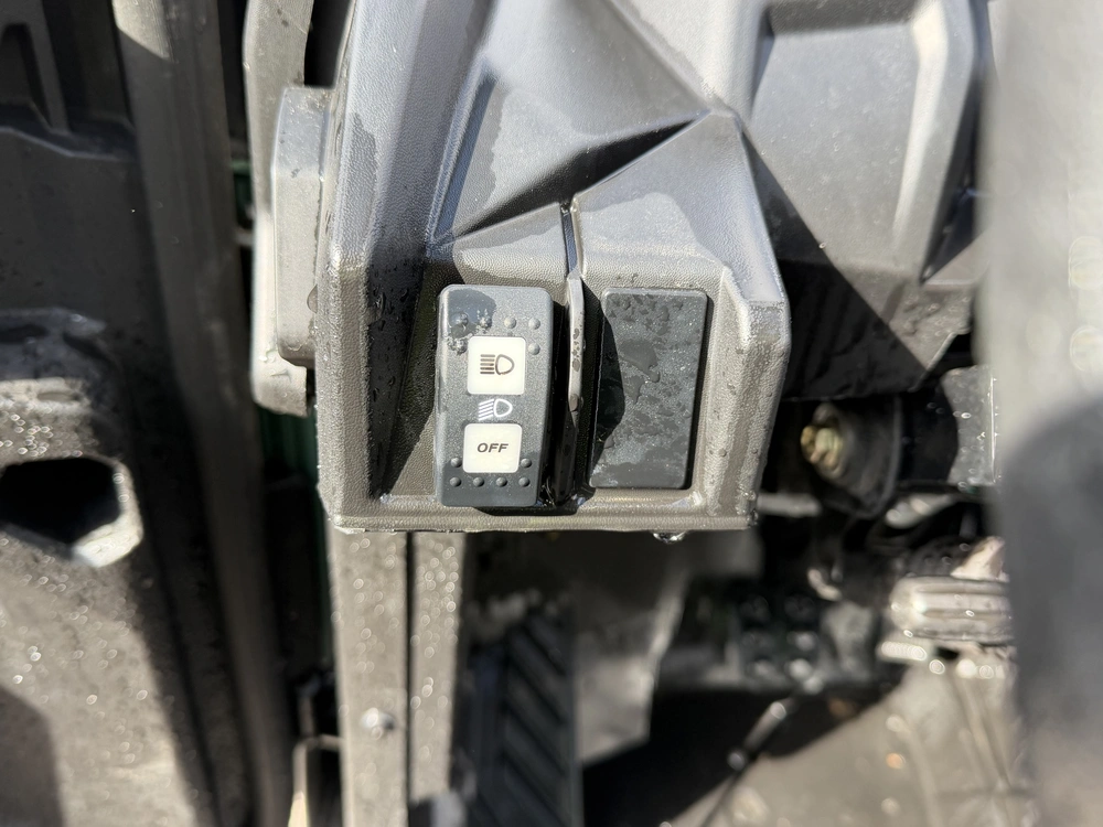 2025 Brp Commander Max Dps 1000r alt