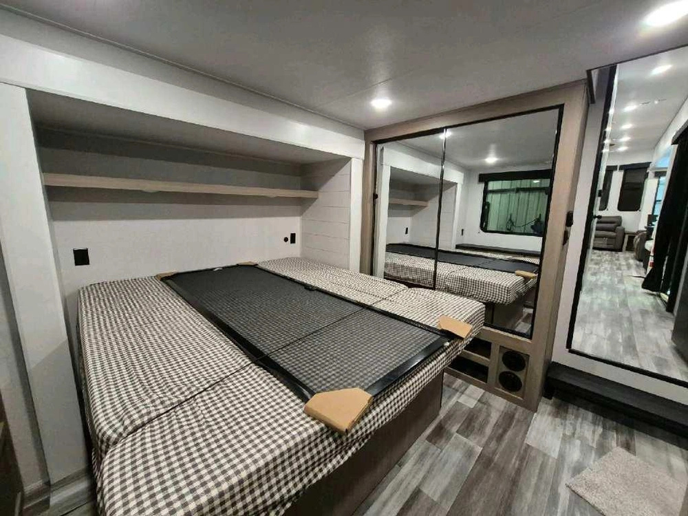 Jayco Jay Flight Bungalow 401loft 2026 alt