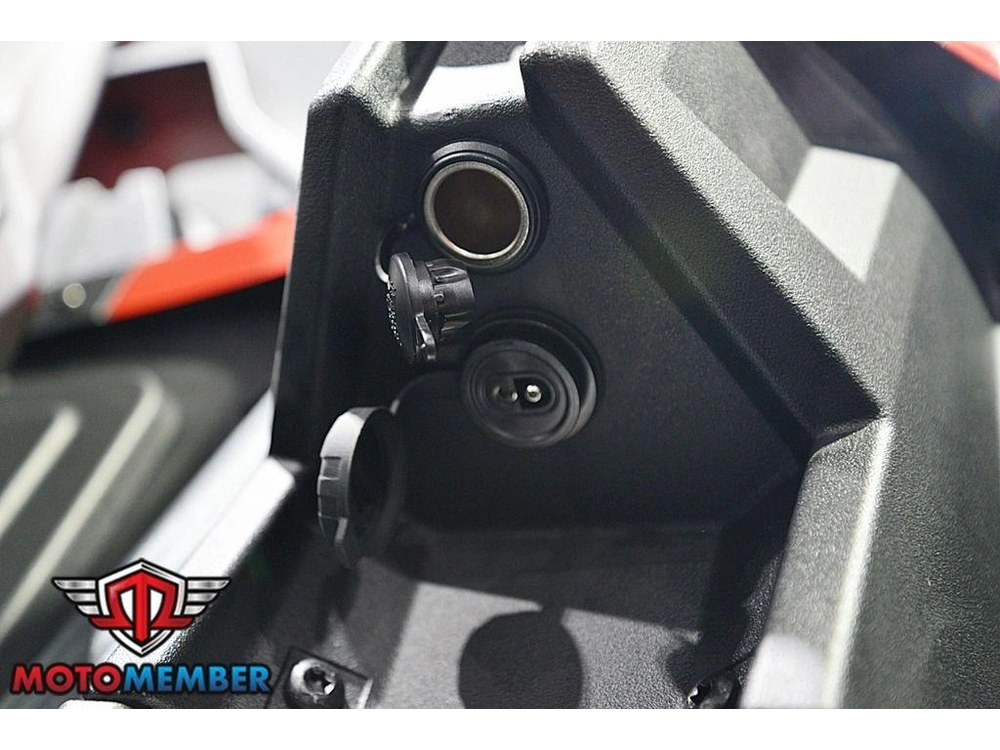 2025 Slingshot Slingshot® S Slingshot Red alt