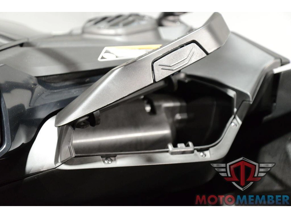 2026 Can-am Maverick R X Rc alt