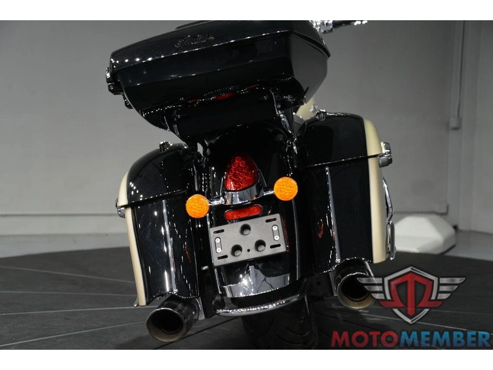 2022 Indian Motorcycle Springfield® Black Metallic/dirt Track Tan alt