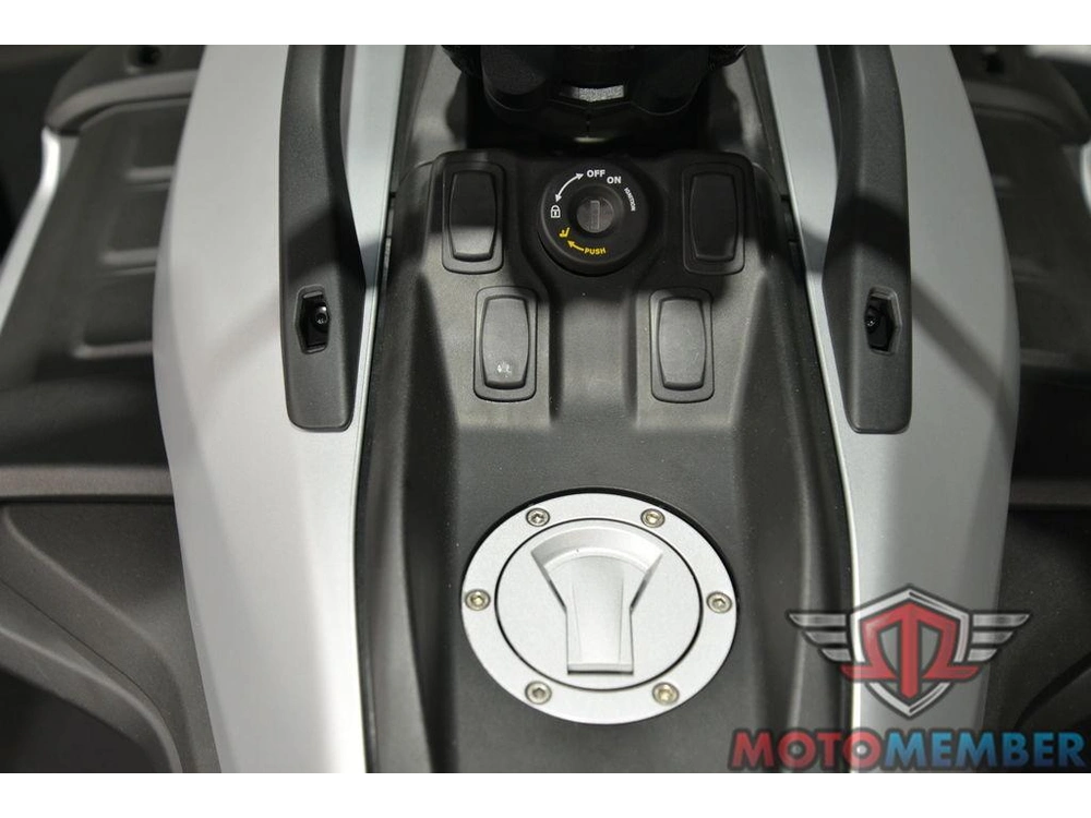 2026 Can-am Canyon alt