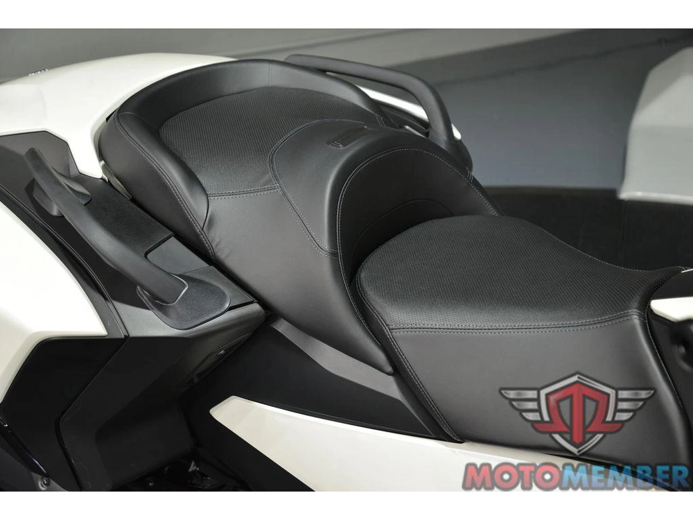 2026 Can-am Spyder Rt alt