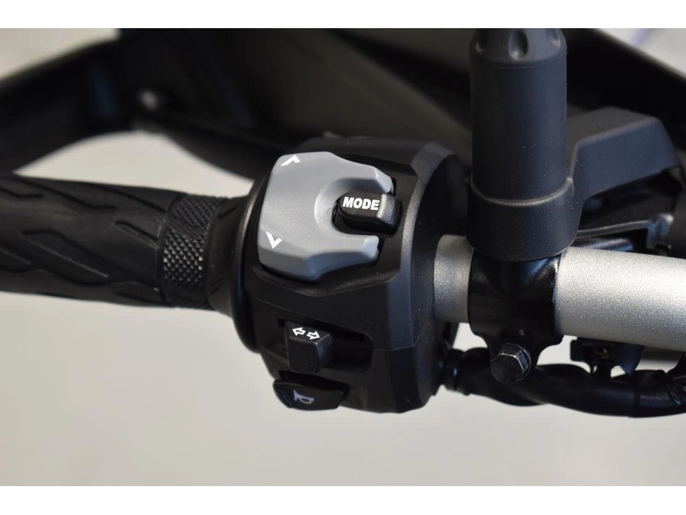 2024 Suzuki V-strom 800 Touring alt