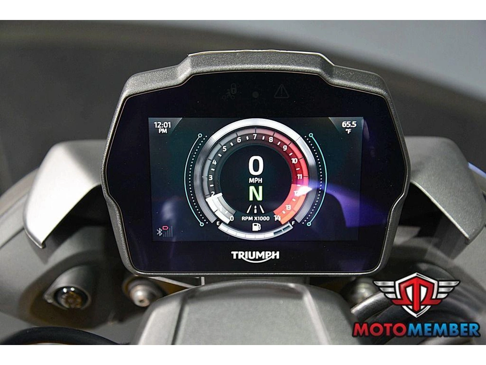 2022 Triumph Speed Triple 1200 Rs Matte Silver Ice alt