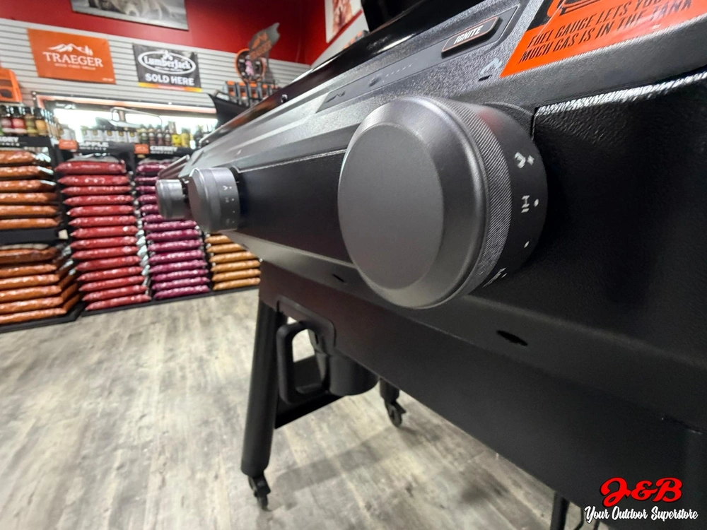 2025 Traeger Flatrock alt