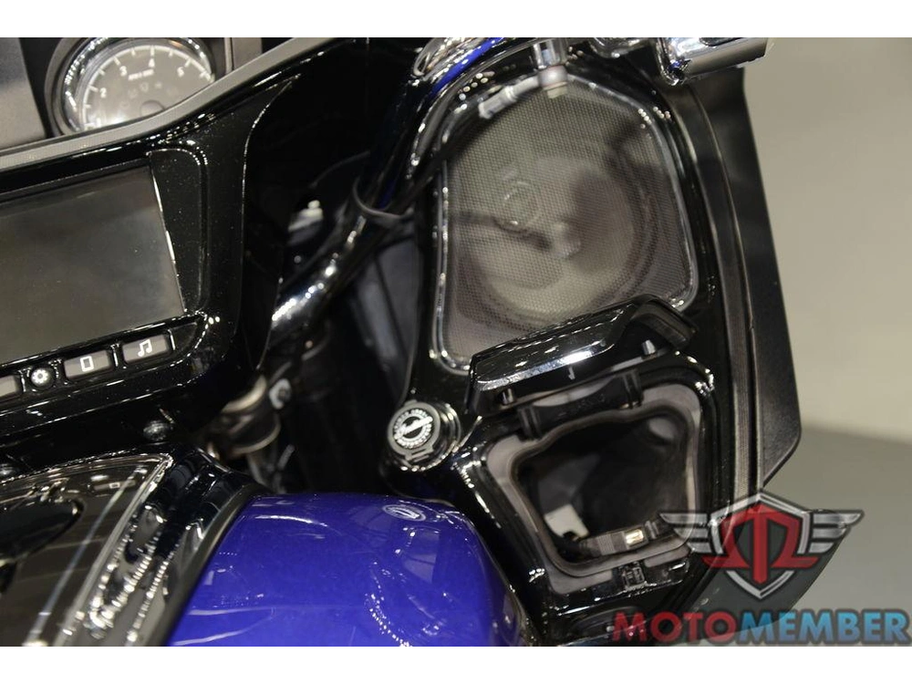 2023 Indian Motorcycle Challenger® Limited Spirit Blue Metallic / Black Metallic alt