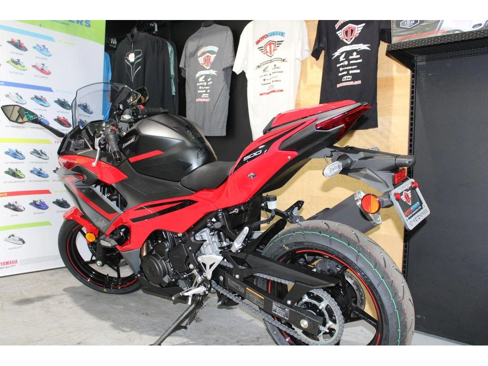 2025 Kawasaki Ninja® 500 Se Abs alt