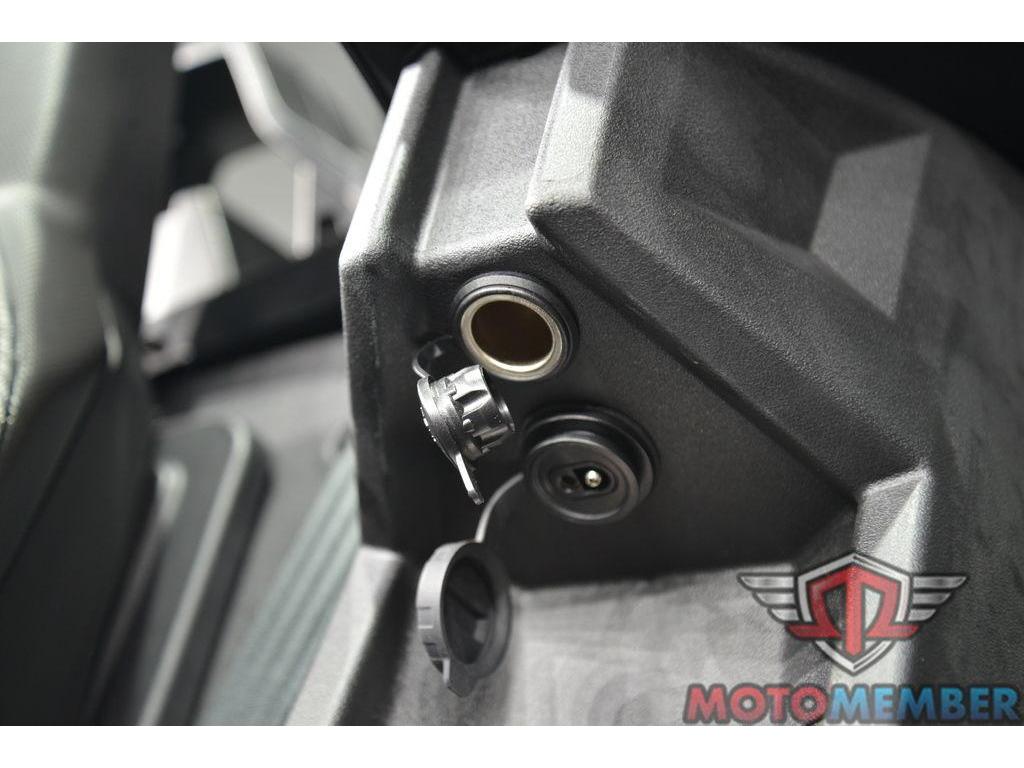 2025 Polaris Slingshot SL (AutoDrive) for Sale