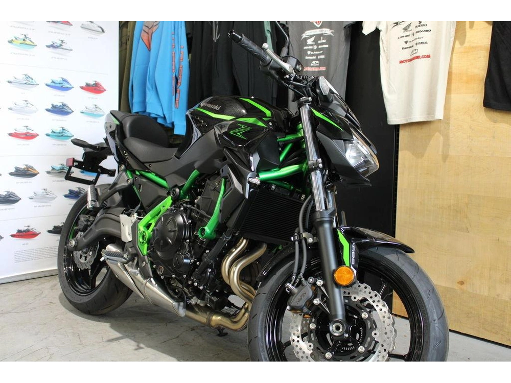 2025 Kawasaki Z650 Abs alt