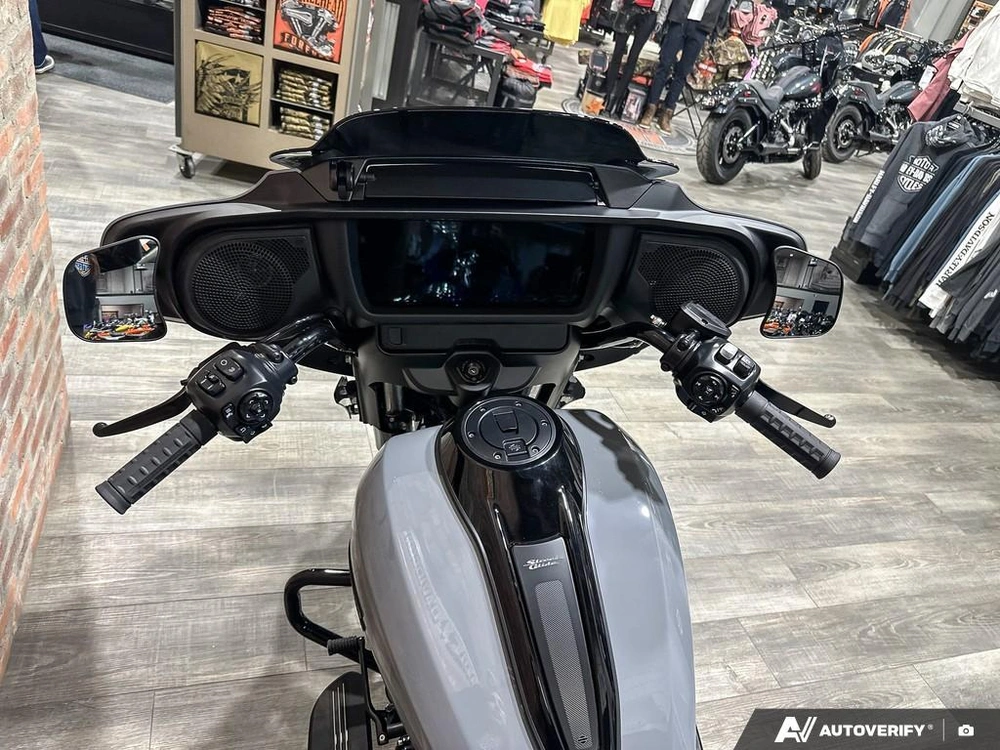 2026 Harley-davidson Street Glide alt