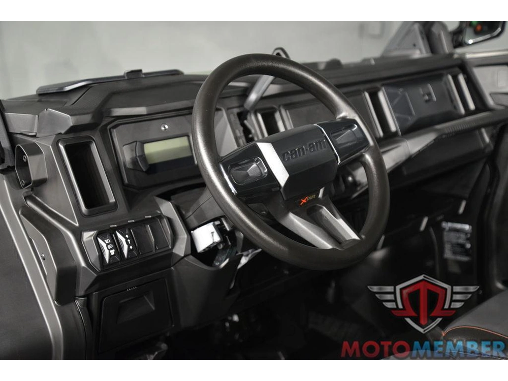 2026 Can-am Defender Max X Mr Hd11 With Half-doors alt