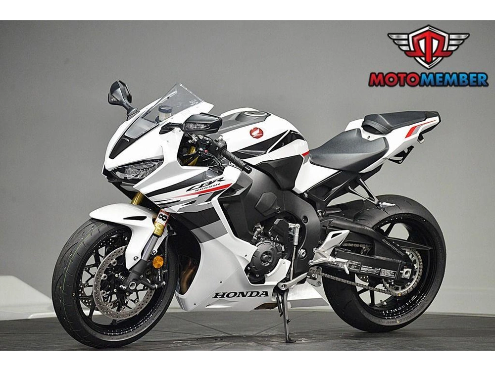 2026 Honda Cbr1000rr alt