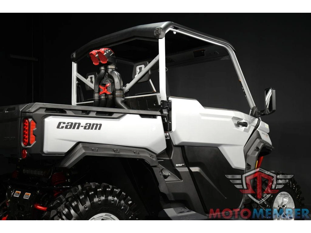 2025 Can-am Defender X Mr With Half-doors Hd10 Hyper Silver & Legion Red alt