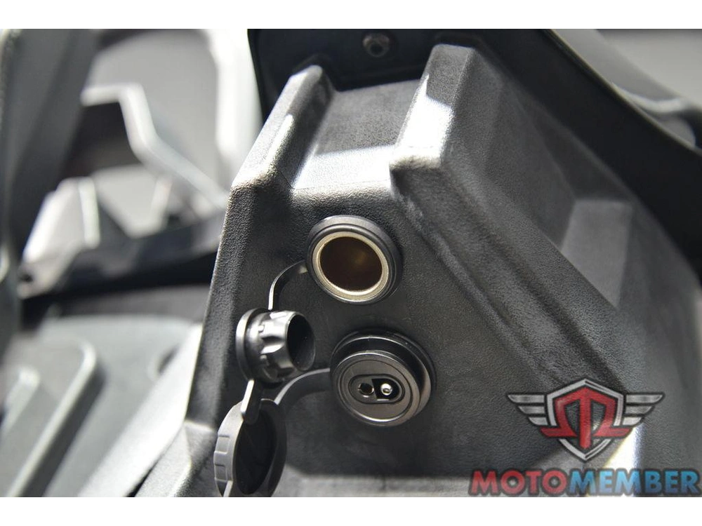 2024 Slingshot Slingshot® Slr Slingshot Red Pearl alt