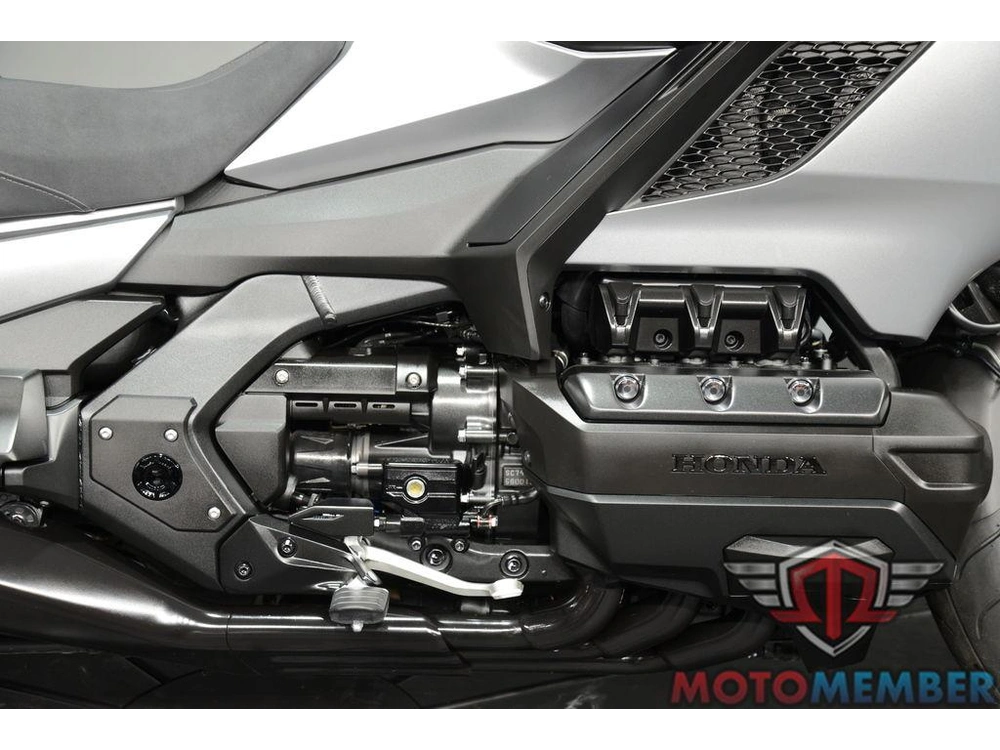 2025 Honda Gold Wing Tour 50th Anniversary alt