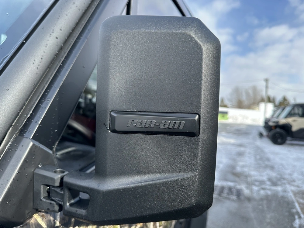 2026 Can-am Defender Ltd Hd11 alt