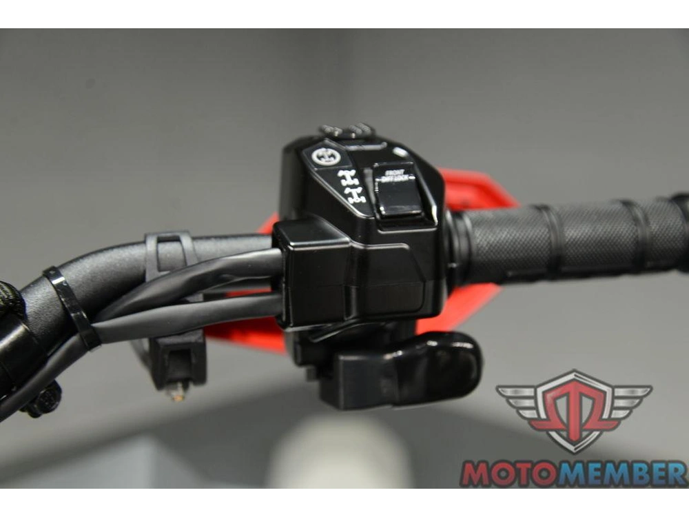 2026 Can-am Renegade X Mr 1000 R Hyper Silver & Legion Red alt