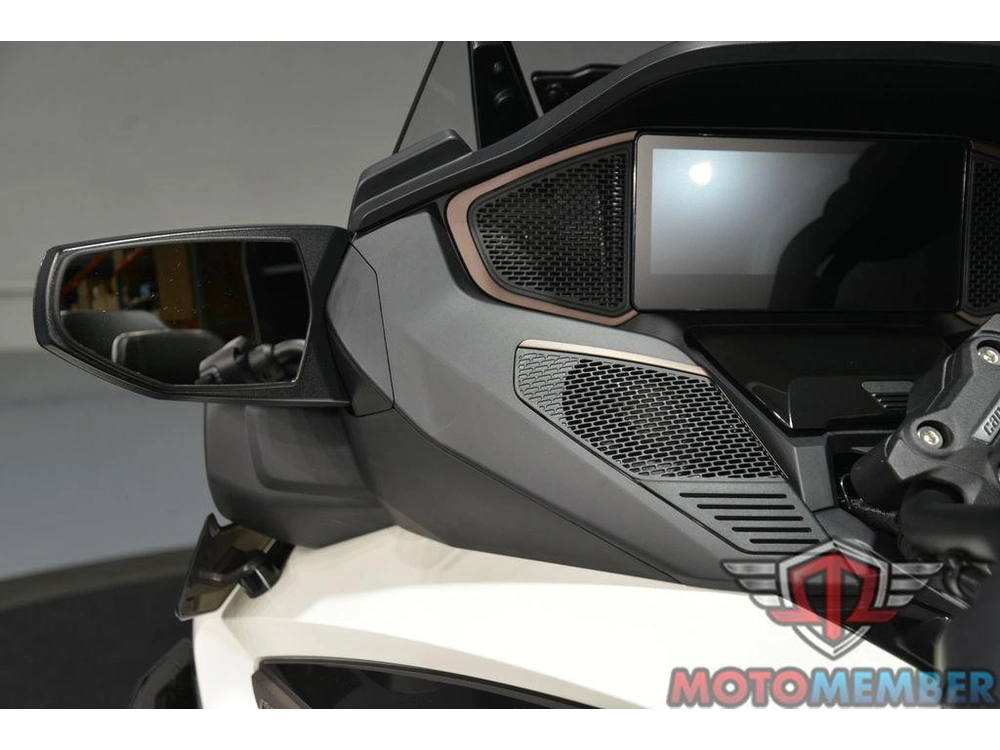 2025 Can-am Spyder Rt Sea-to-sky alt