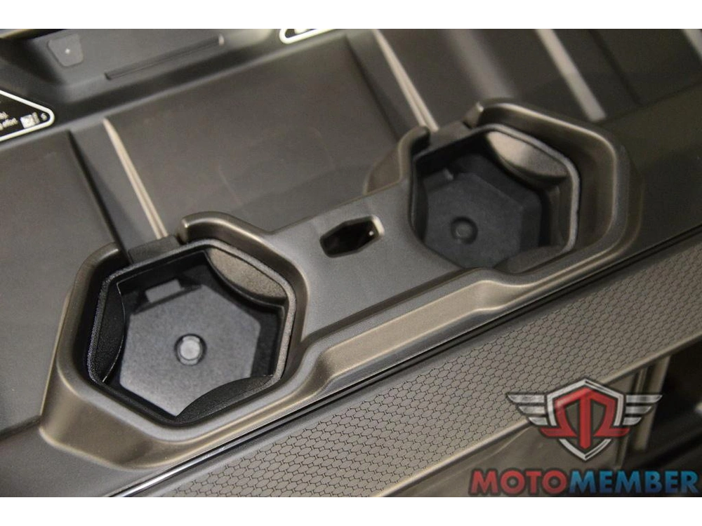 2026 Can-am Defender Max X Mr Hd11 With Half-doors alt