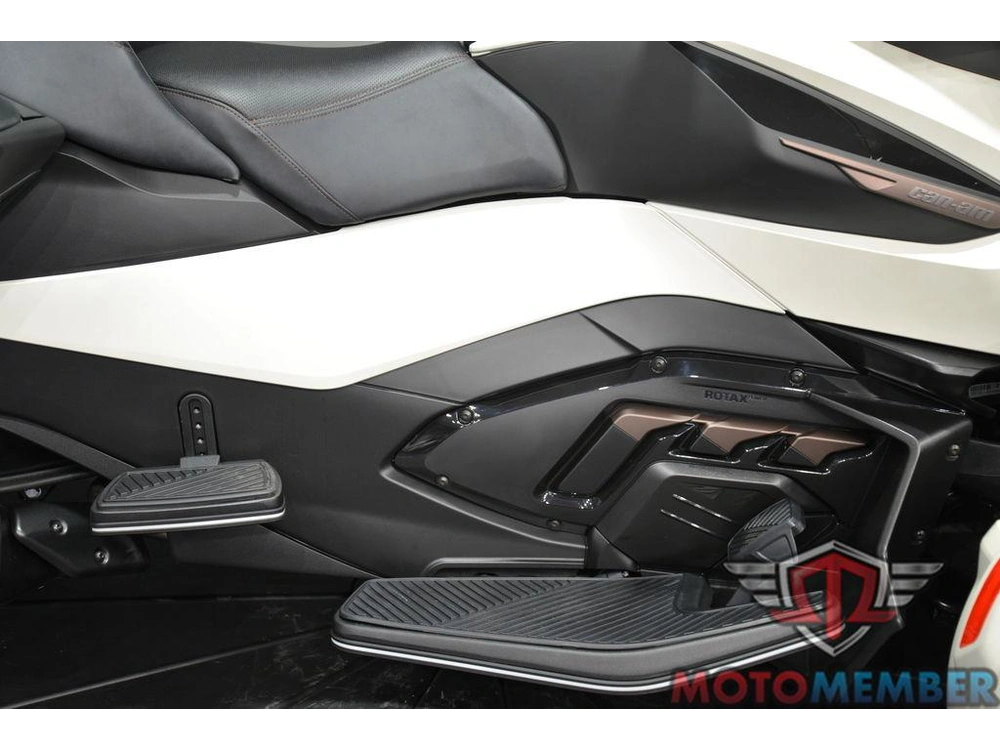 2025 Can-am Spyder Rt Sea-to-sky alt