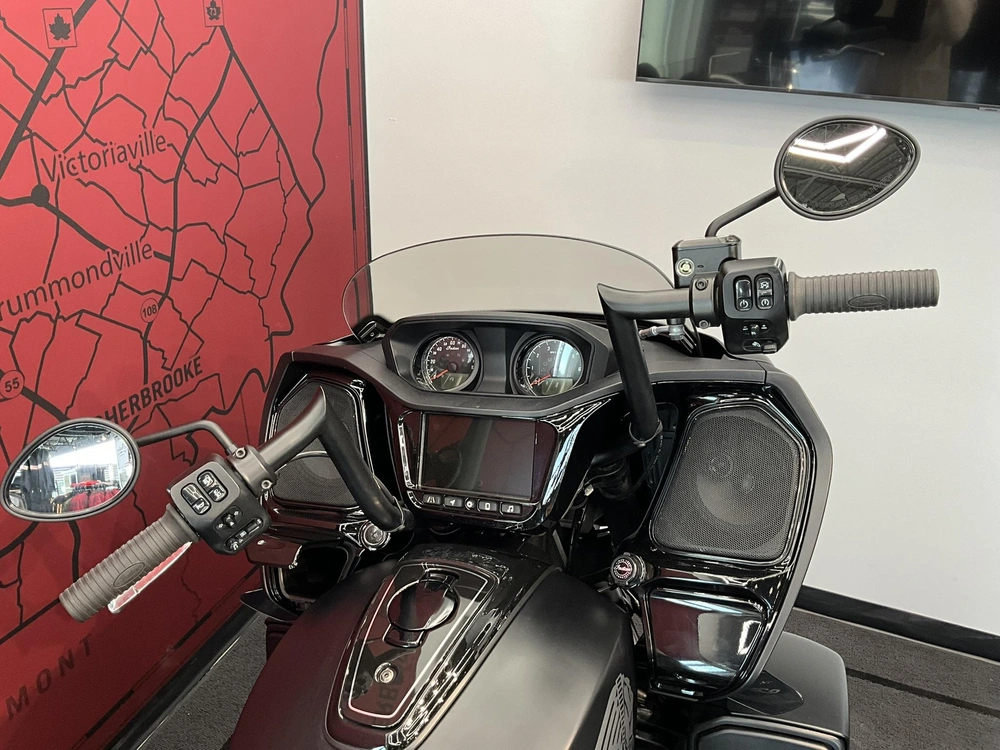 Indian Motorcycle Challenger Dark Horse 2022 alt