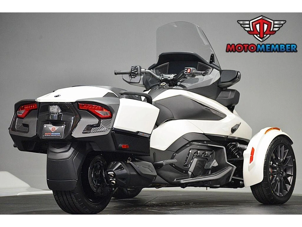 2026 Can-am Spyder Rt alt