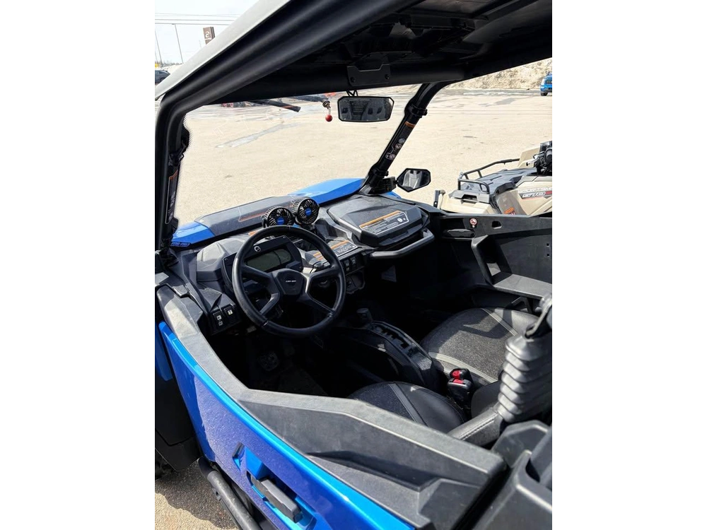 2023 Can-am Commander 700 Xt alt