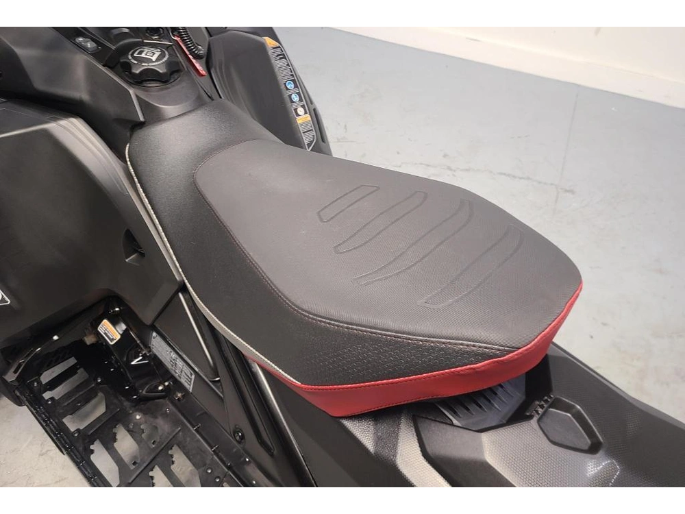 2025 Bombardier Renegade Enduro 900 alt