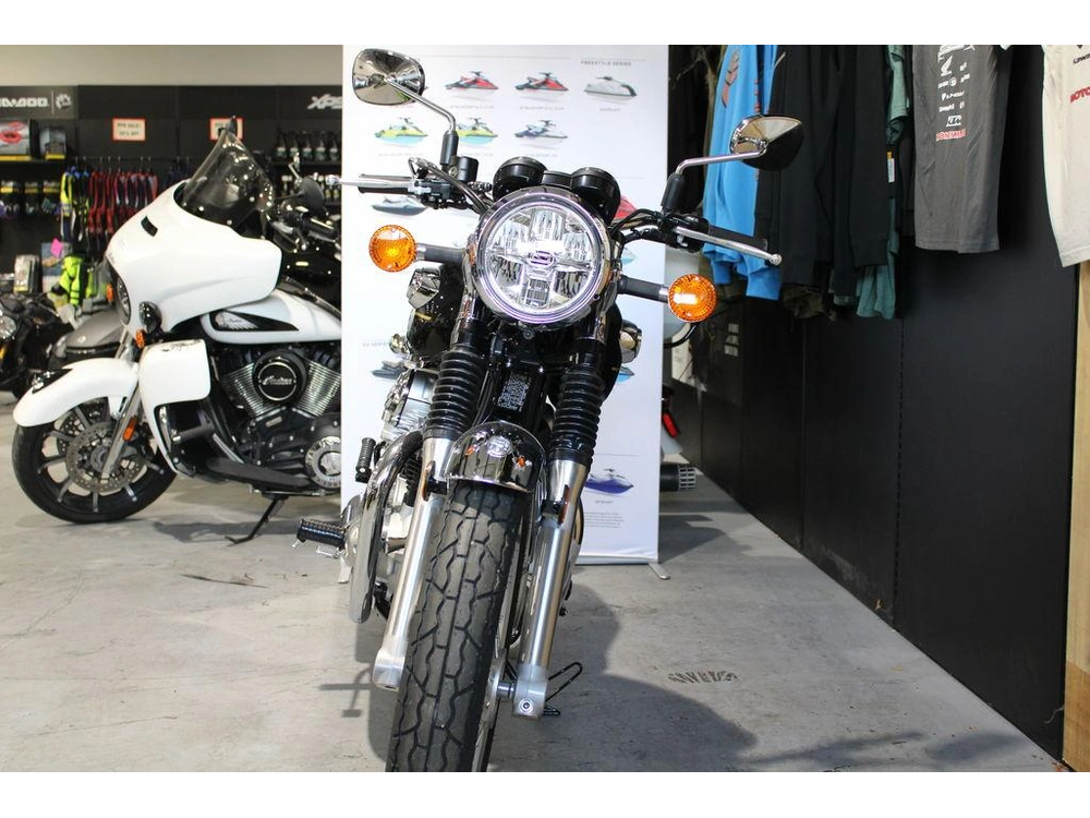 2025 Kawasaki W800 Abs alt