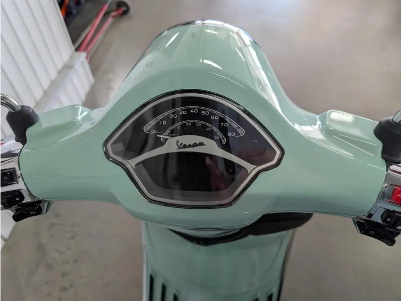 2026 Vespa Primavera 50 thumbnail 8