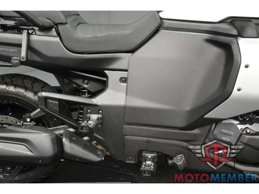 2025 Can-am Canyon alt