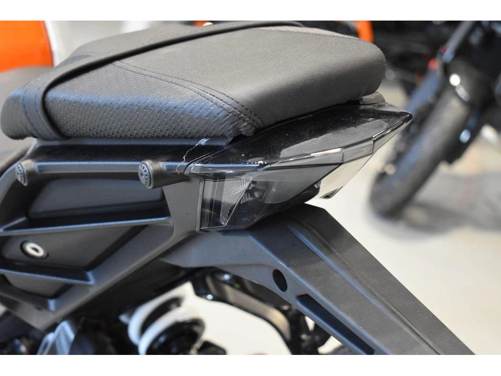 2024 Ktm 250 Duke alt